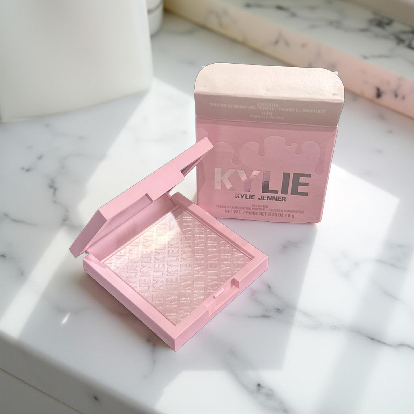 Kylie Kylighter in Princess Please